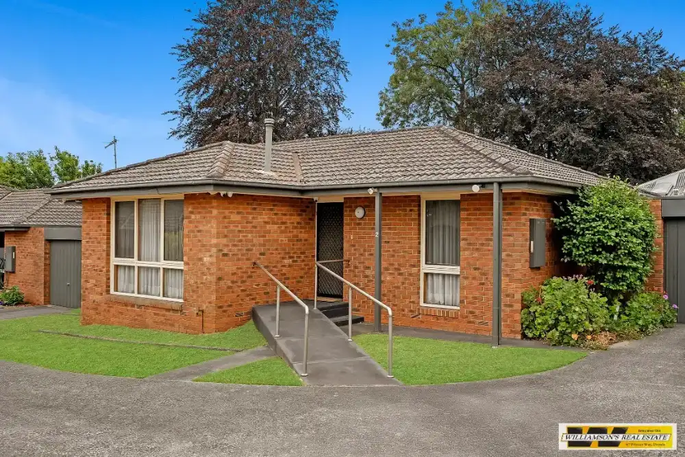 2/11 Bowen Street, Warragul